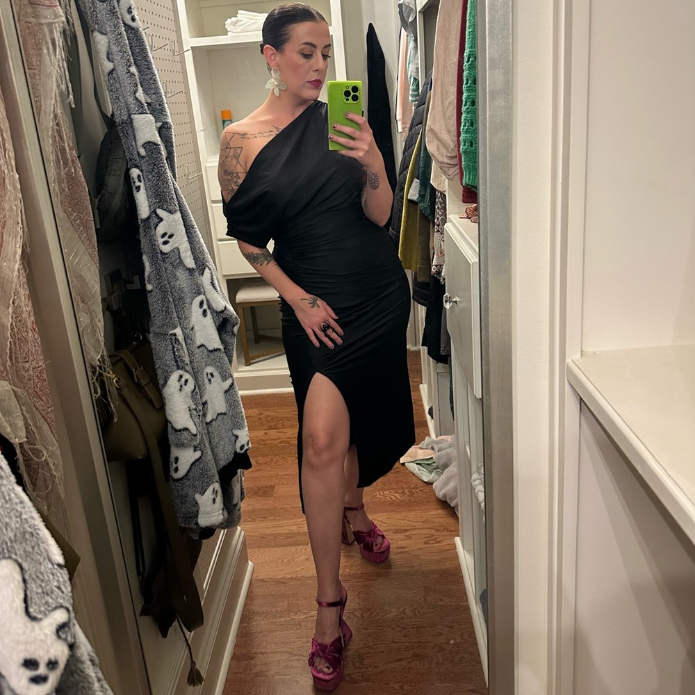Premier Black One-Shoulder Midi Dress with Side Slit - Picture 2 of 5